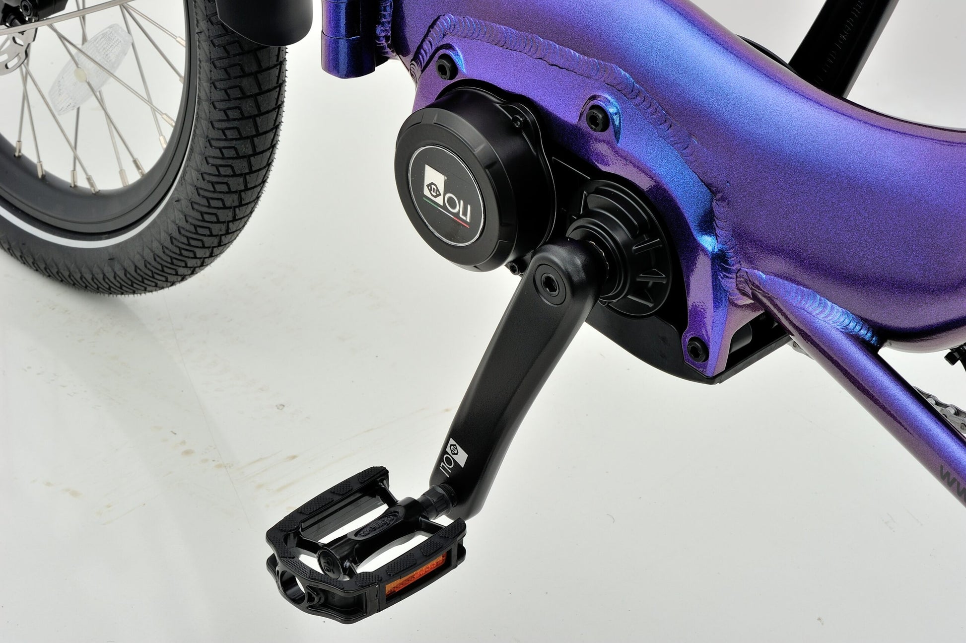 Revom T4 Semi Recumbent Folding E-Trike Ebike Electric Bike in Blue Purple Pearl View of Mid Crank Motor Ebike Electric Bike
