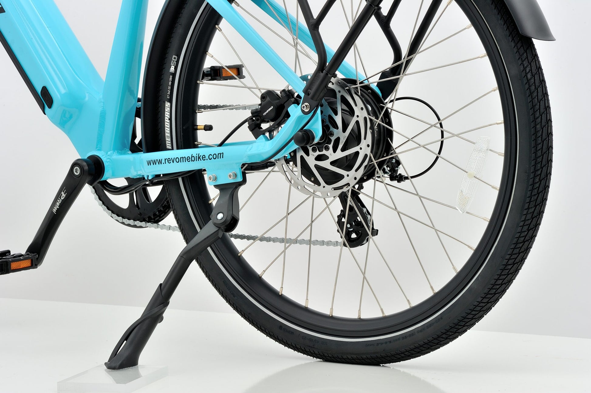 Revom U1 Ebike Electric Bike in Blue Rear Wheel and Rear Hub Motor
